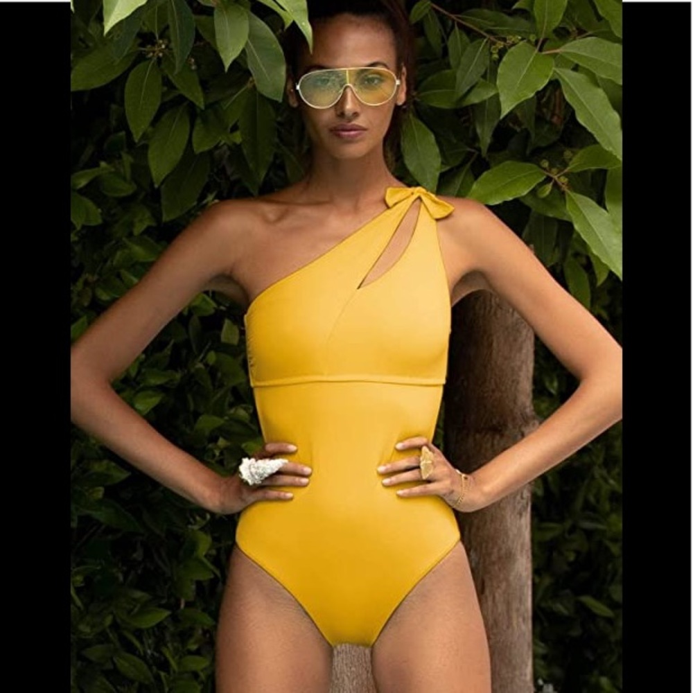 Becca Sadie One Shoulder One Piece Swimsuit Sunshine Yellow size small NWT